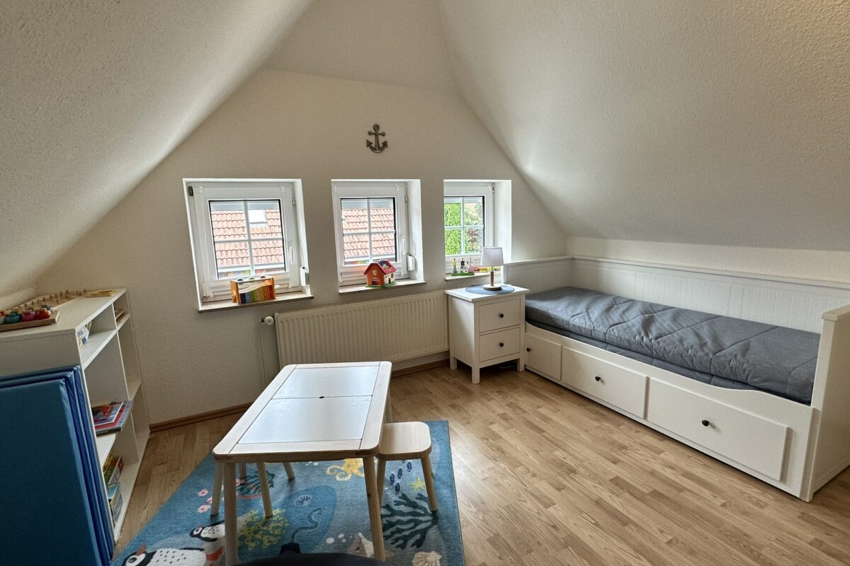 Kinderzimmer im OG mit Doppelbett